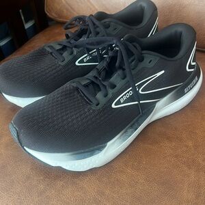Men's Brooks running shoes size 10 Glycerin 21